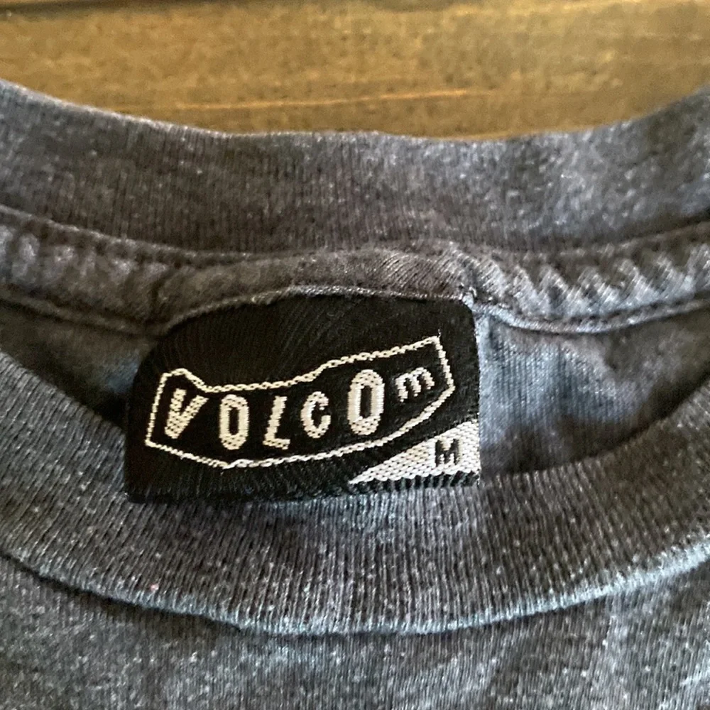 Size medium Volcom t-shirt - Picture 2 of 3